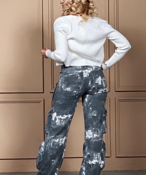 Alternative view of Džinsai