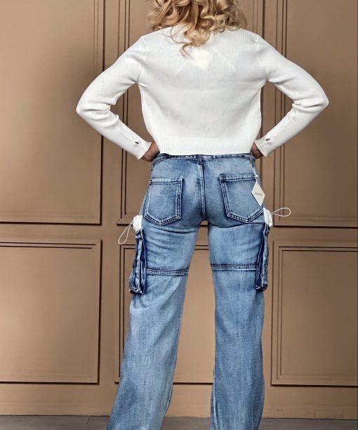 Alternative view of Džinsai