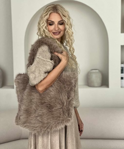 Dirbtino kailio rankinė, kapučino spalvos