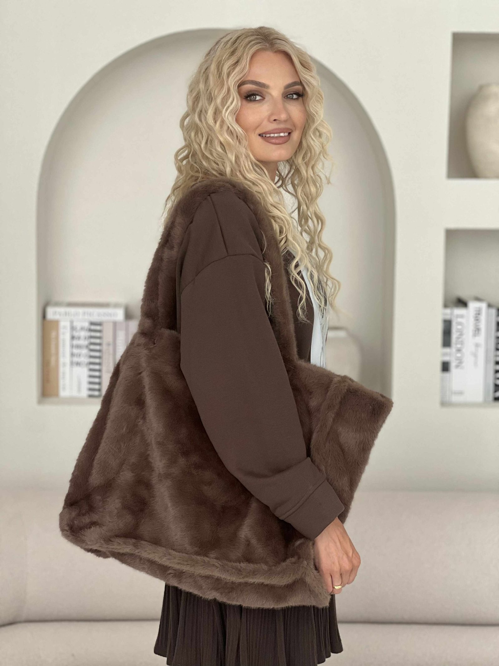 Dirbtino kailio rankinė, šokolado spalvos