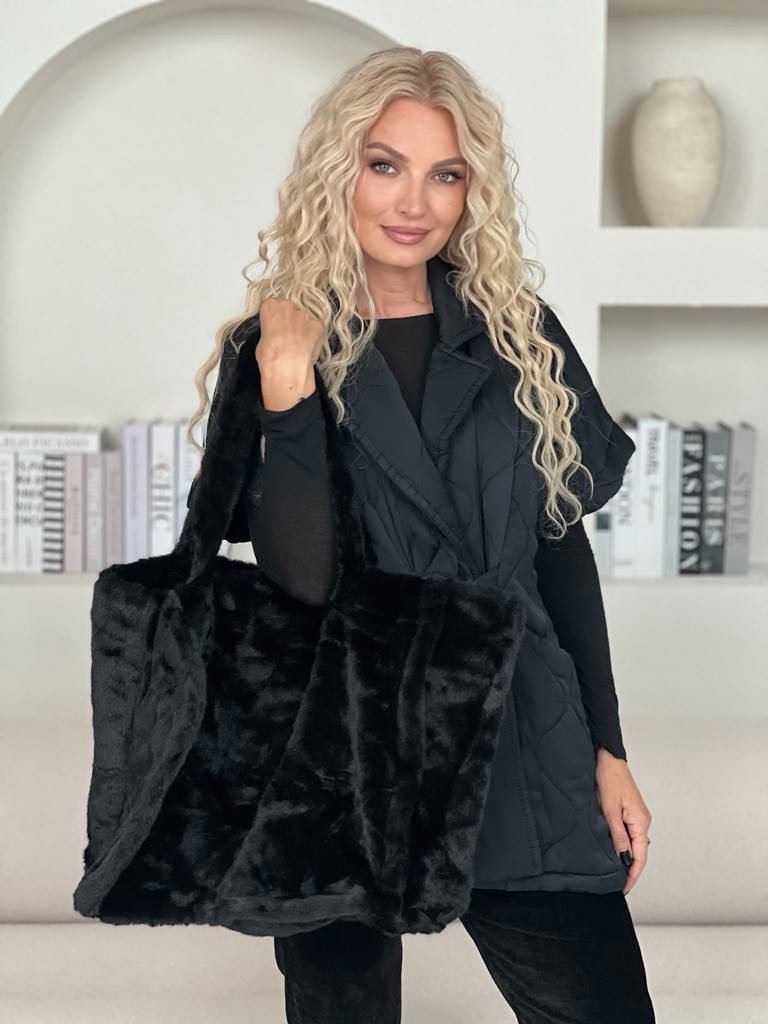 Dirbtino kailio rankinė, juoda