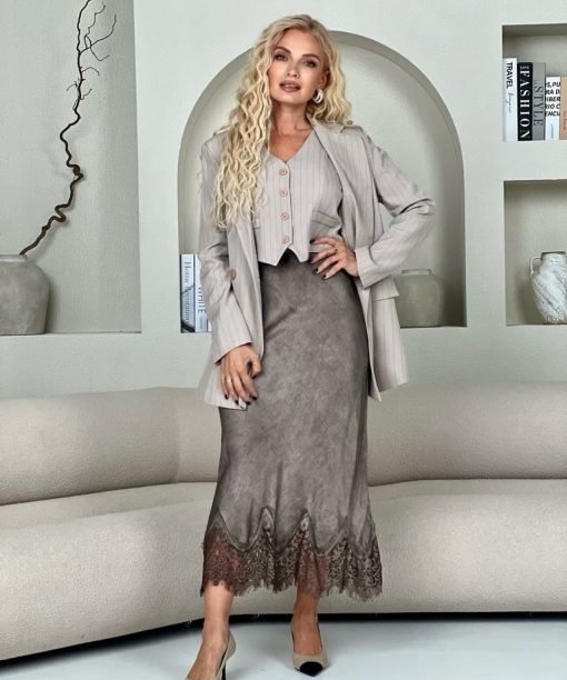 Sijonas su gipiūro apačia, kapučino