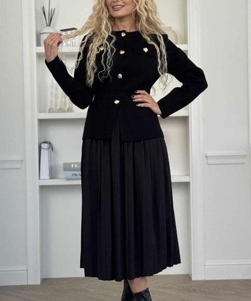 Elegantiškas kostiumėlis, „Auksinės sagutės”, juoda spalva