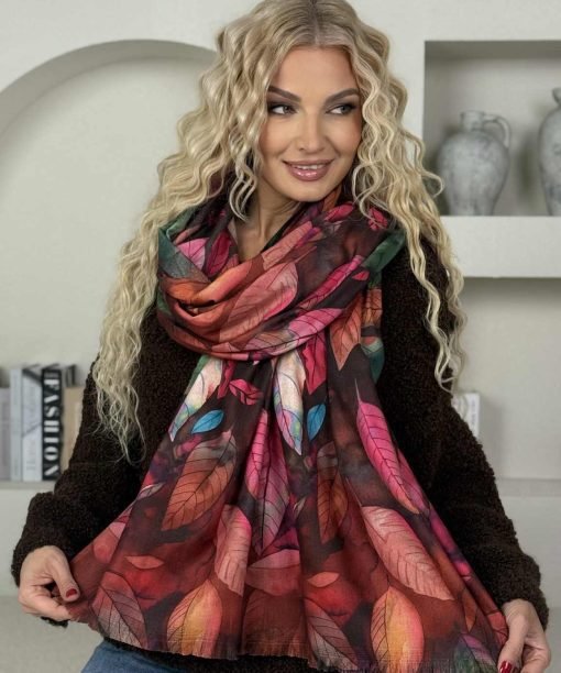 Alternative view of Šalikas "Lapai"