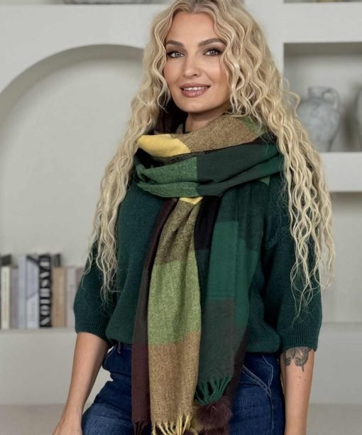 Šalikas „Languotas su kailio burbuliukais” žalia/geltona/ruda spalvos