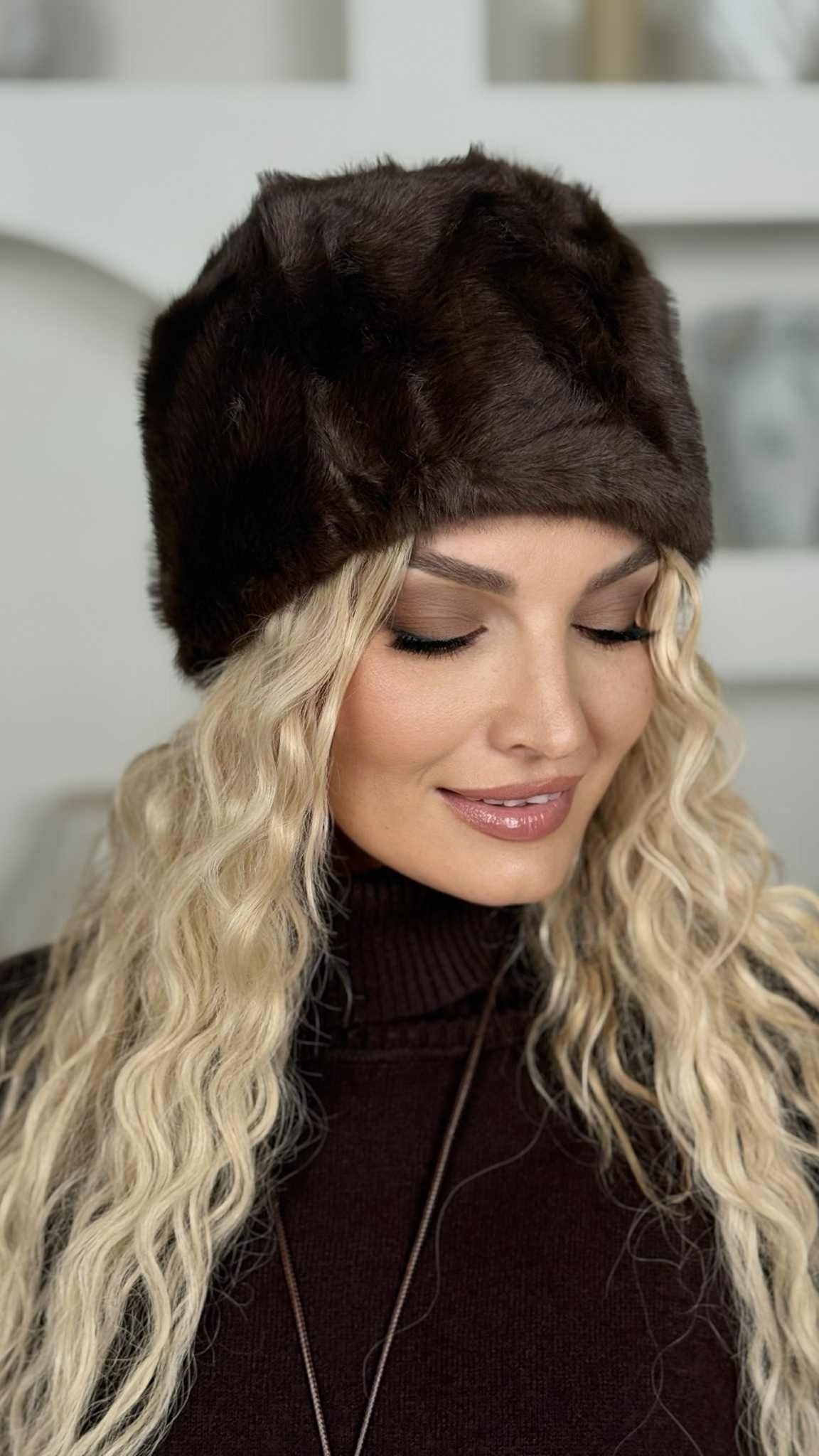 Kailinė kepurė, šokolado spalva