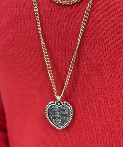 Kaklo papuošalas "Širdelė su tamsiomis akutėmis"