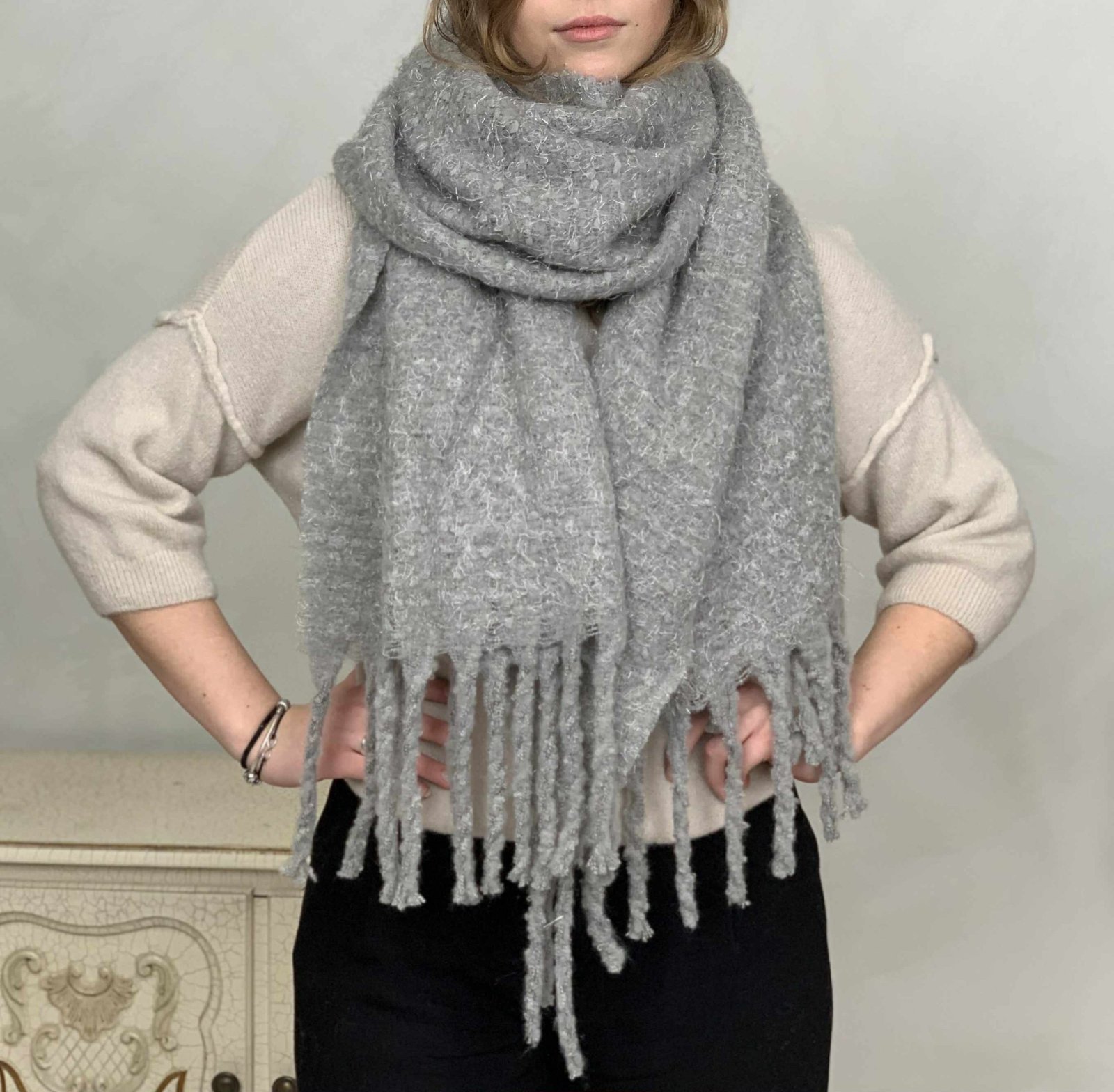 Šalikas su liureksu, pilka spalva