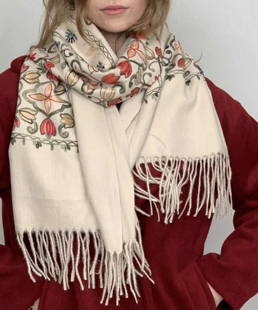 Šalikas "Siuvinėtas", latte spalva, koralo-chaki