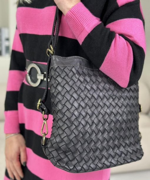 Alternative view of Rankinė, nat.oda , "Kvadratas" pinta, juoda spalva