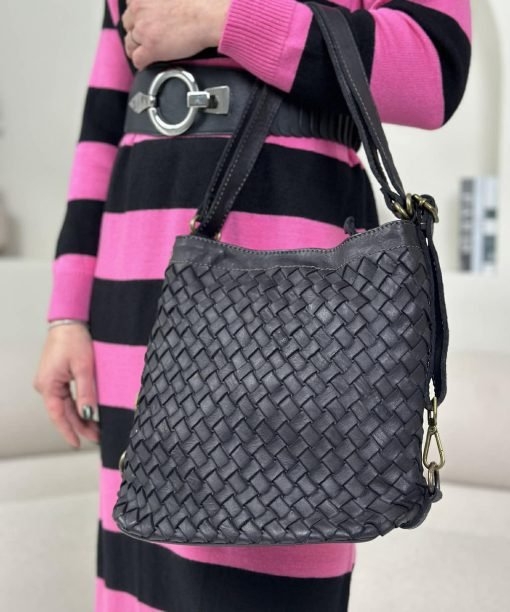 Rankinė, nat.oda , "Kvadratas" pinta, juoda spalva