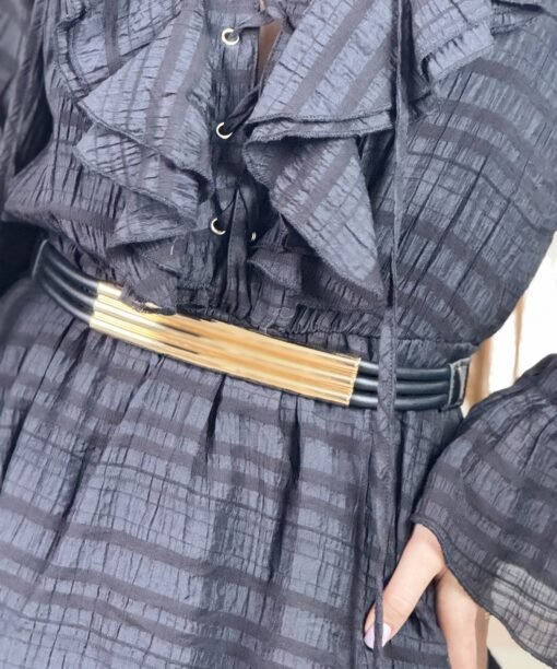 Dirželis su aukso spalvos sagtimi, stačiakampio formos