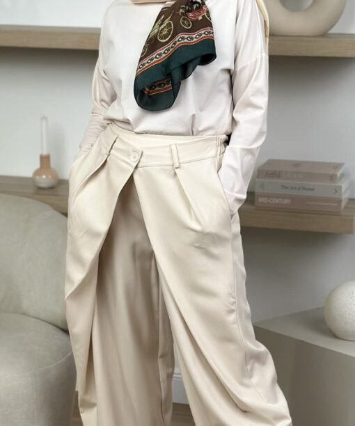 Kelnės "Su klostele priekyje", latte spalva