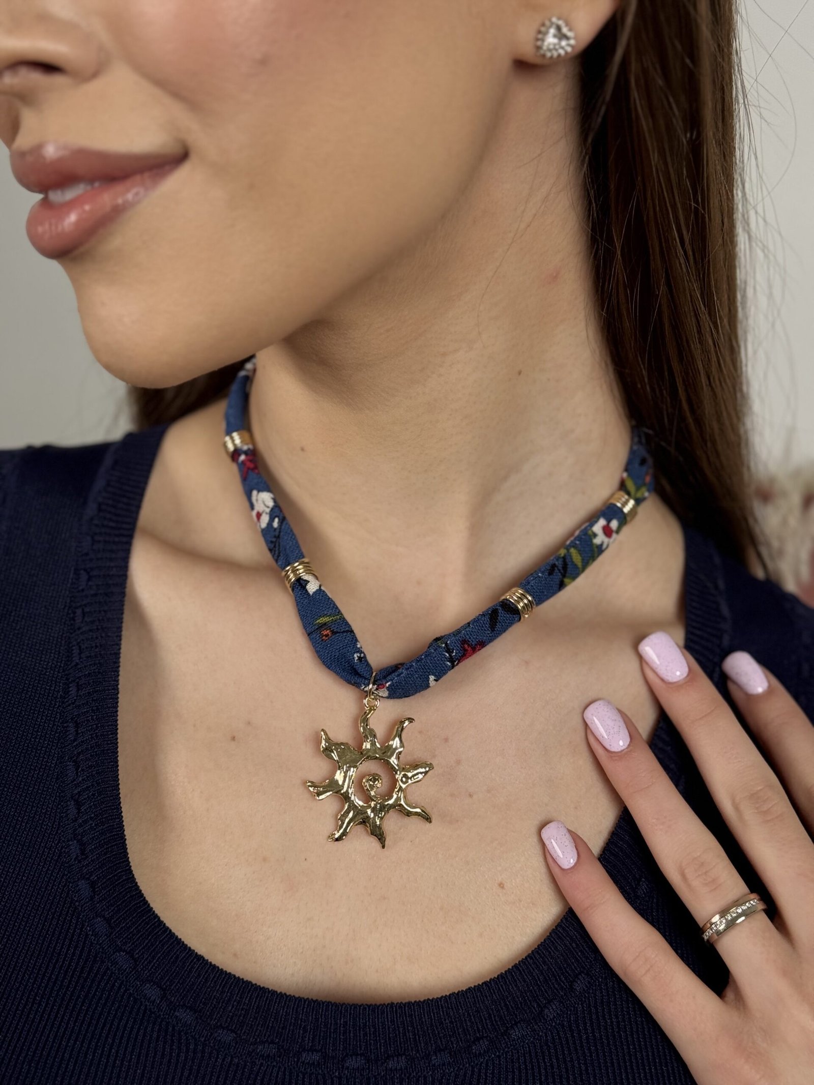 Kaklo papuošalas "Gėlėta juostelė ir saulė", mėlyna spalva - Image 2