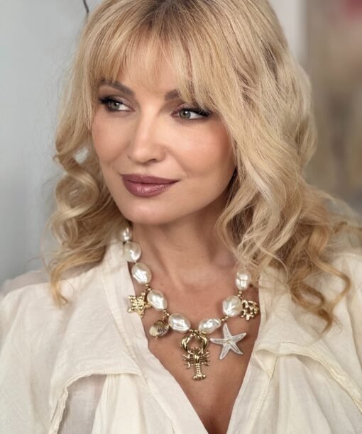 Alternative view of Kaklo papuošalas "Arielė su vėžiuku"