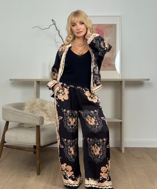 Kostiumėlis "Prabanga", juoda spalva