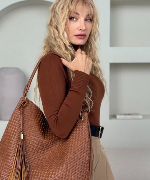 Rankinė "Pinta su kutosu,  didelė", camel spalva