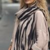 Skara "Dryžuota" Latte ir juodos spalvos