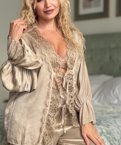 Kimono su nėriniais, pudros spalva